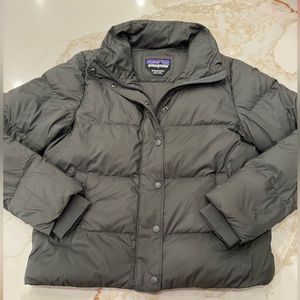 Patagonia women’s Silent Down Jacket medium